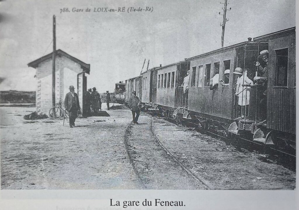 photo ancienne de la gare du Feneau Loix